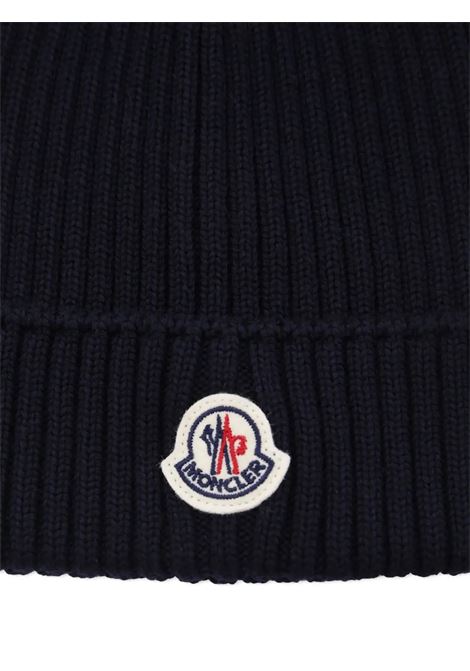 Berretto In Lana a Costine Blu Scuro Con Patch Logo MONCLER ENFANT | 954-3B00009 M1131742